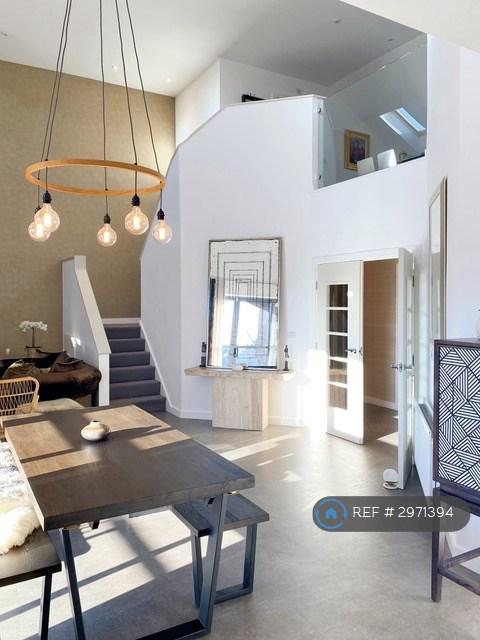 3 bedroom flat in Philip Godlee Lodge, Manchester, M20 (3 bed) (#2971394)