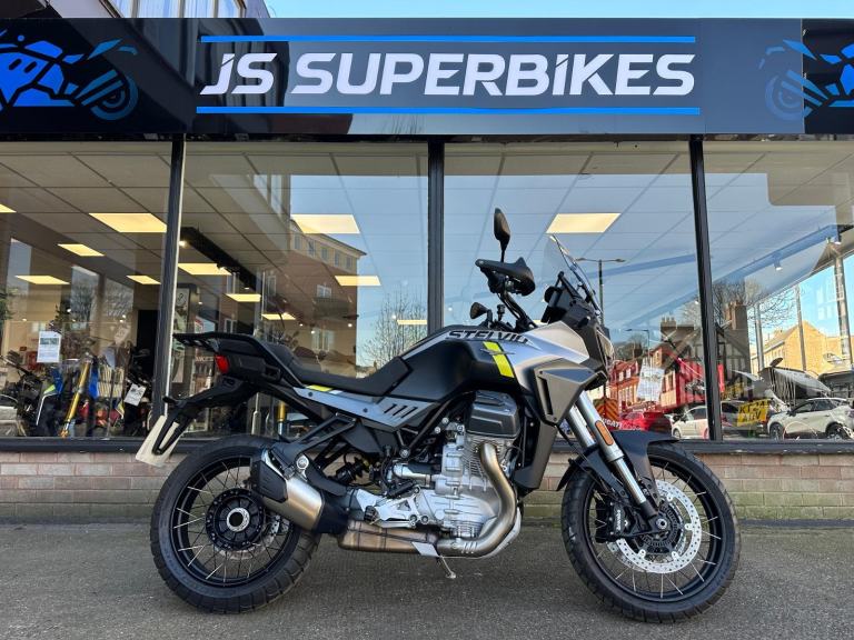 MOTO GUZZI STELVIO PFF 1042cc 2024 - ONLY 594 MILES!