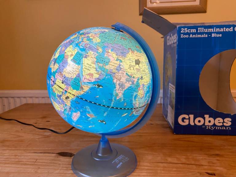 Ryman Illuminated 25 cm Globe Light