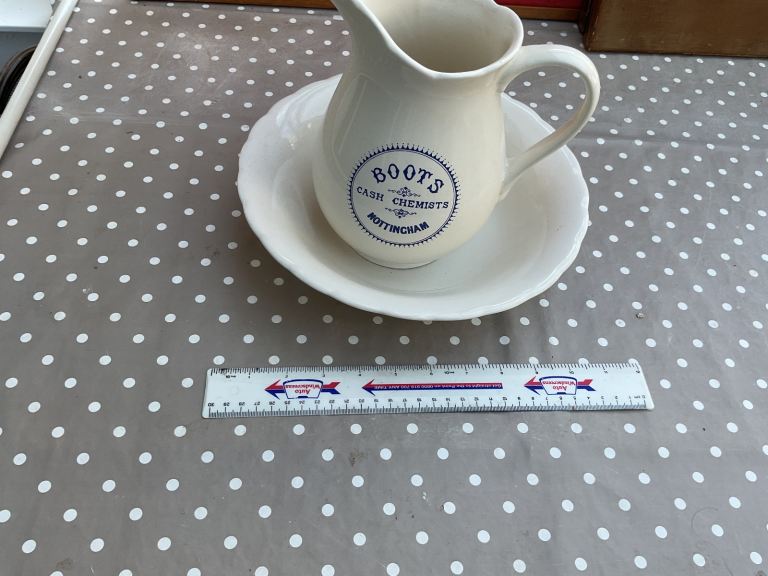 Boots logo jug and bowl