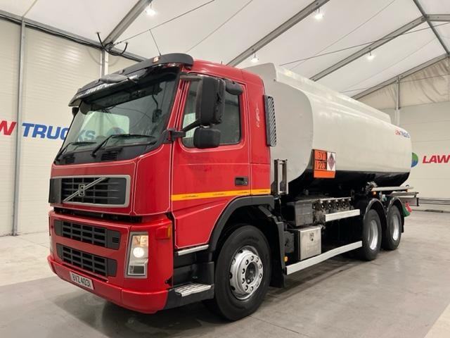 Volvo FM 300 6x2 20,000 Litre Fuel Tanker Manual