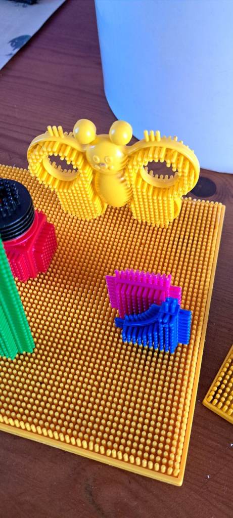 Bucket of toy stickle bricks suit boys or girls 