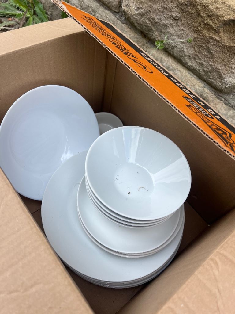 Free IKEA crockery at 