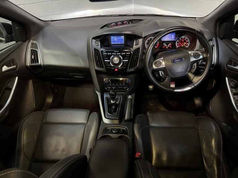 FORD FOCUS 2.0 T EcoBoost ST-3 Black Manual Petrol 2013