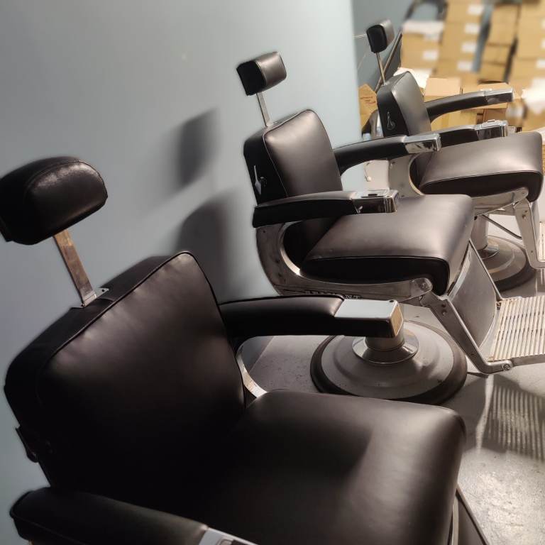 Belmont Apollo Barbers Chair (3 units) Used