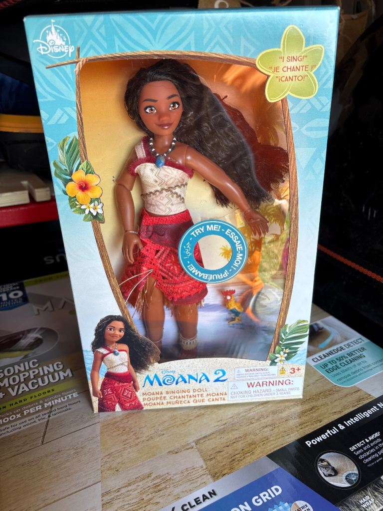 Disney shop Moana 2 singing doll