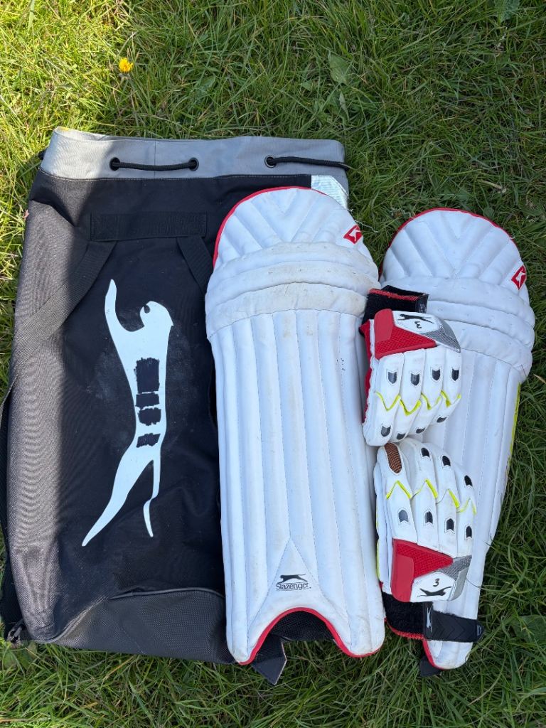 Slazenger Cricket Pads and Gloves Set