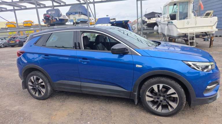 Vauxhall Grandland X 1.2 Turbo Sport Nav Auto Euro 6 (s/s) 5dr Petrol Automatic