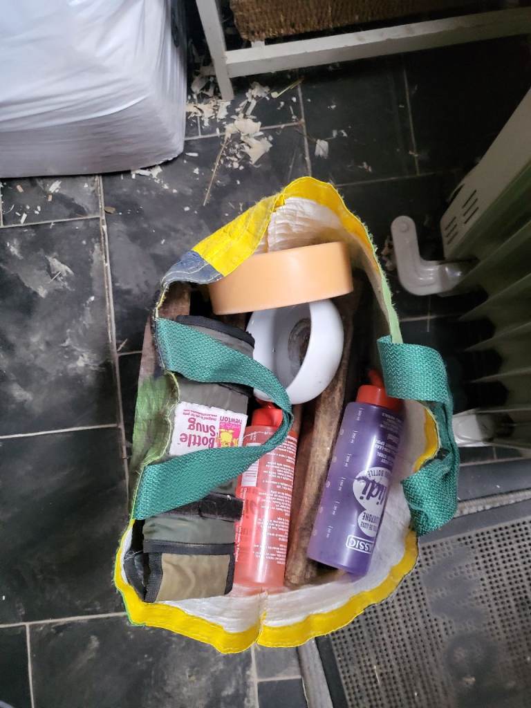  bowls ,hide and water bottles 