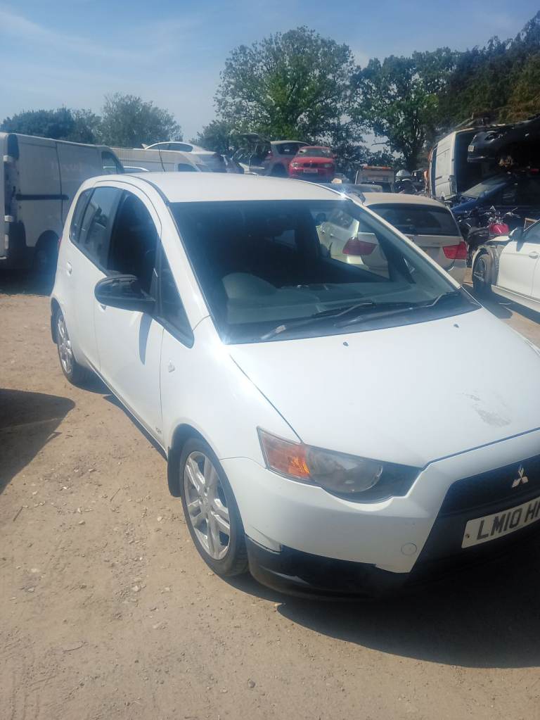 BREAKING mitsubishi colt 2010
