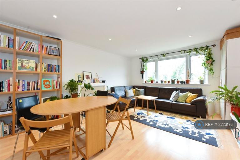 3 bedroom flat in Maida Vale, London, W9 (3 bed) (#2723178)