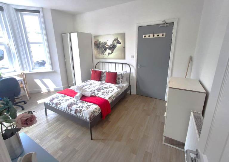 Studio flat to let in the centre of Westbourne area in Bournemouth