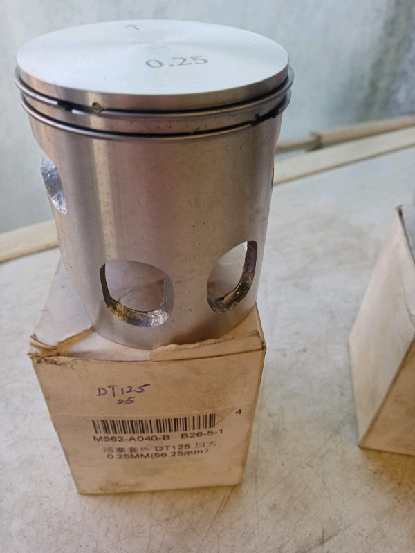 Yamaha 125 pistons 
