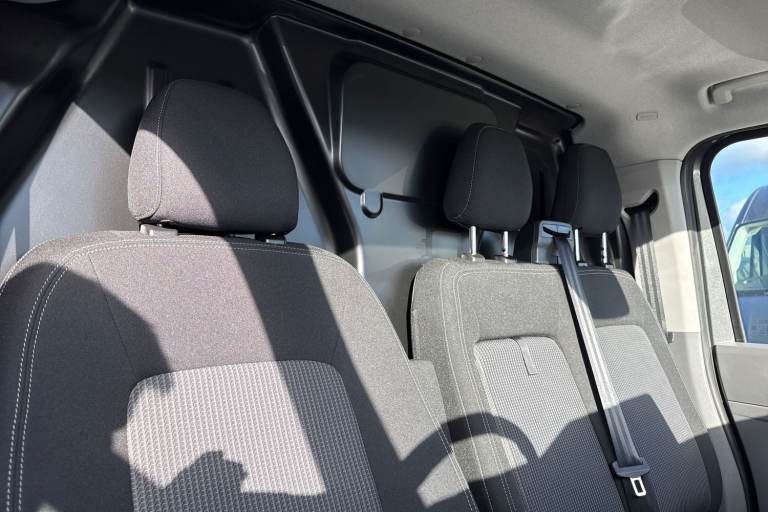 2025 Volkswagen Transporter 2.0 TDI T28 Commerce Pro FWD SWB Euro 6 (s/s) 5dr Van DIESEL Manual