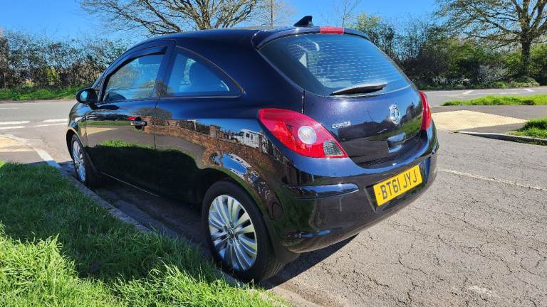 Corsa 1.2 petrol 3dr 69k full service history