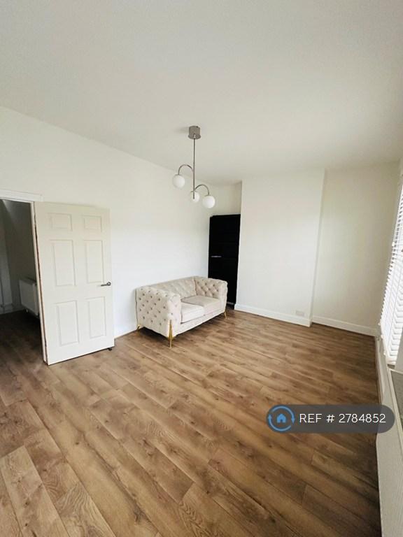 1 bedroom flat in Fifth Avenue, London, W10 (1 bed) (#2784852)