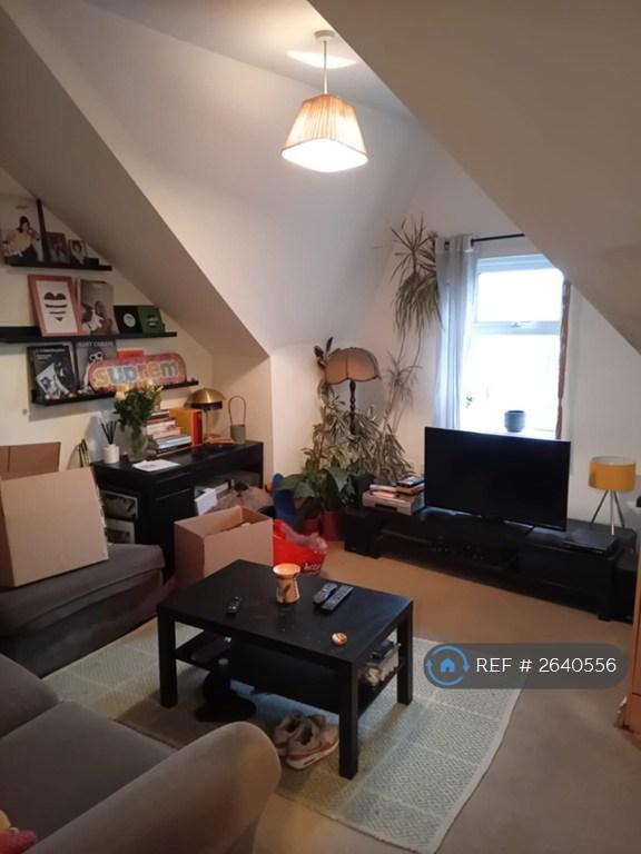 1 bedroom flat in Roundhay Mount, Leeds, LS8 (1 bed) (#2640556)