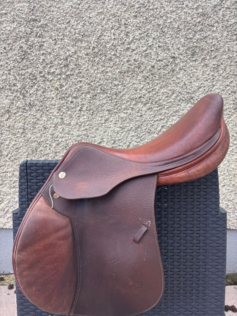 Prestige Paris Saddle 18inch