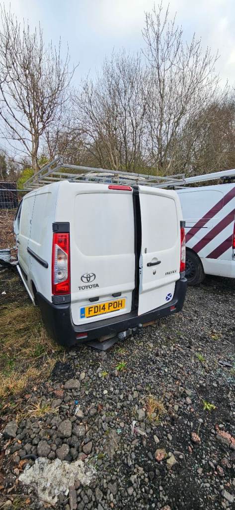 Toyota proace 14 plate breaking 