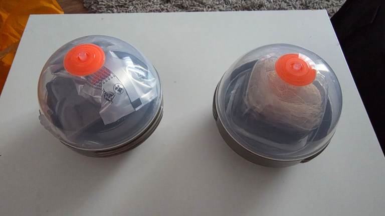 Jurassic park miniverse 2 x capsules new 