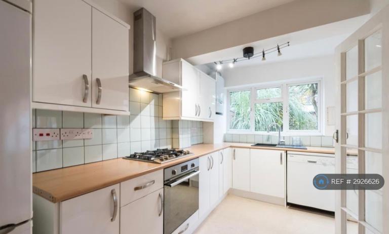 5 bedroom house in Park View, London, W3 (5 bed) (#2926626)
