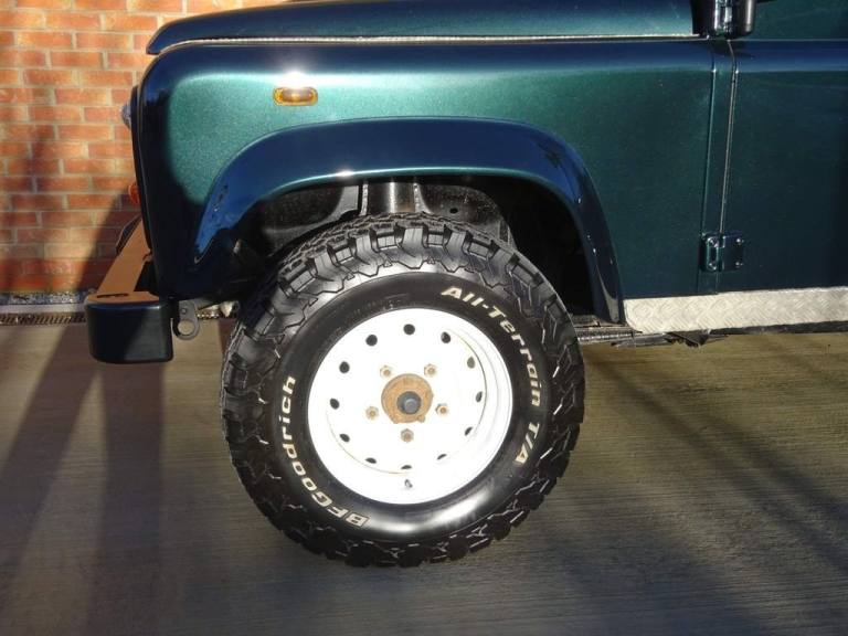 2016 Land Rover Defender Station Wagon TDCi [2.2] WINDOW VAN DIESEL Manual