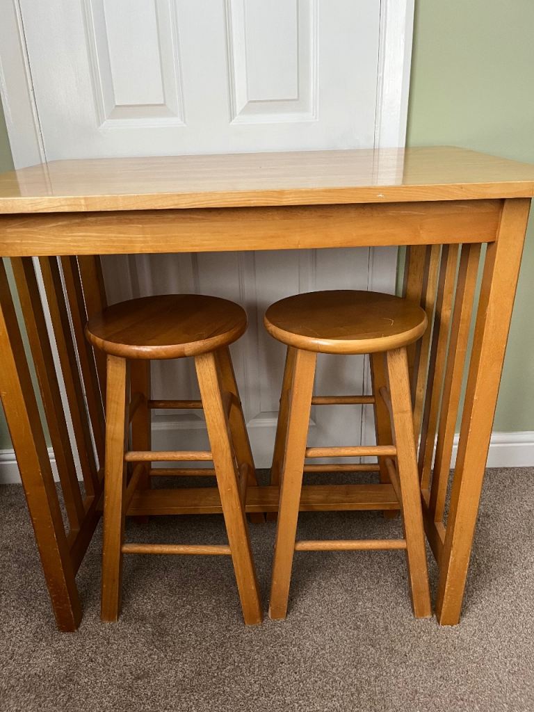 Wooden Breakfast Bar Table with Two Stools
