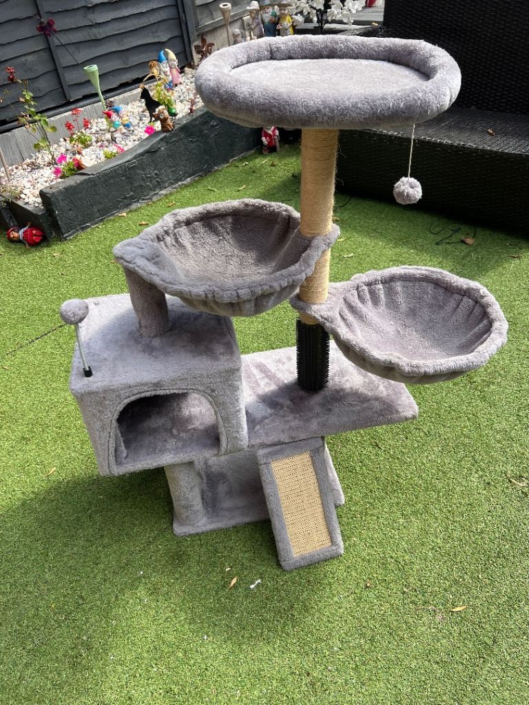 Cat scratcher and tree 