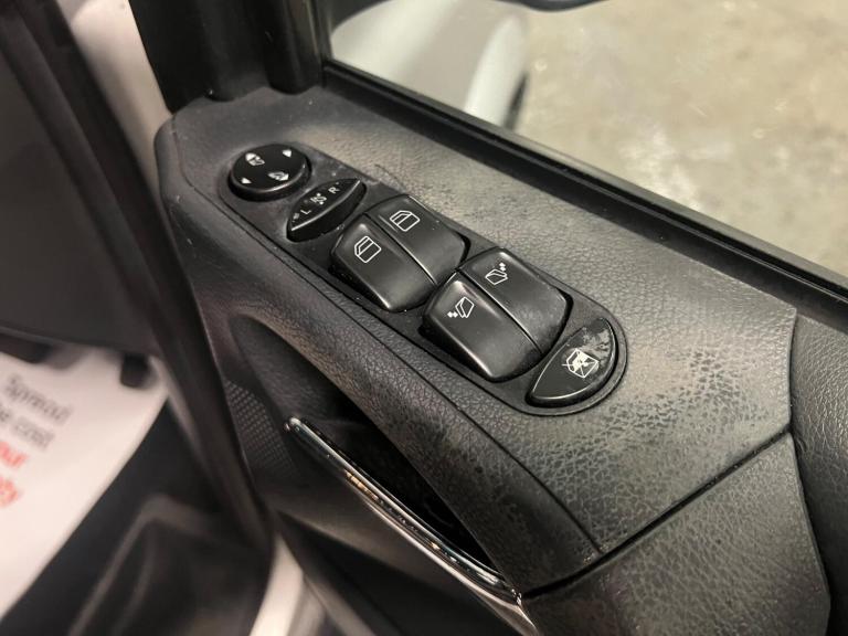 2009 Mercedes-Benz Viano 3.0 CDI Ambiente RWD L4 H1 5dr MPV Diesel Automatic