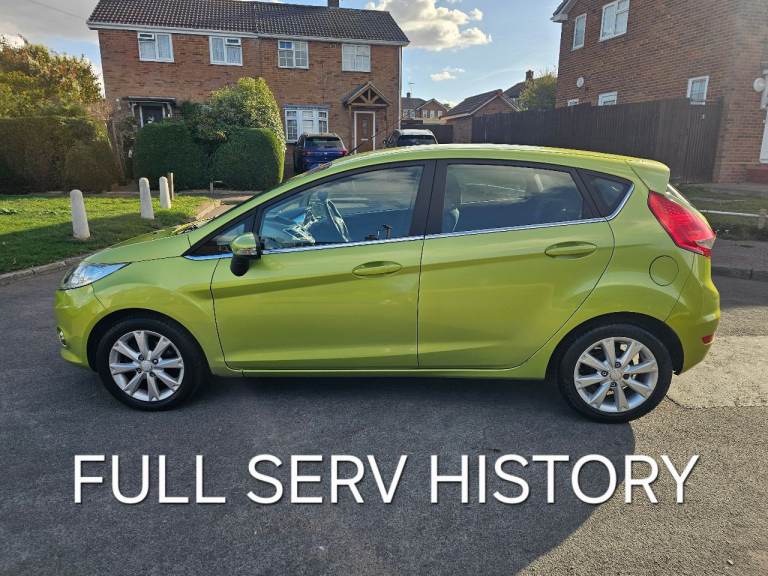 fiesta 1.4 zetec immaculate in an out long mot new clutch an cambelt full serv his drives perfect 