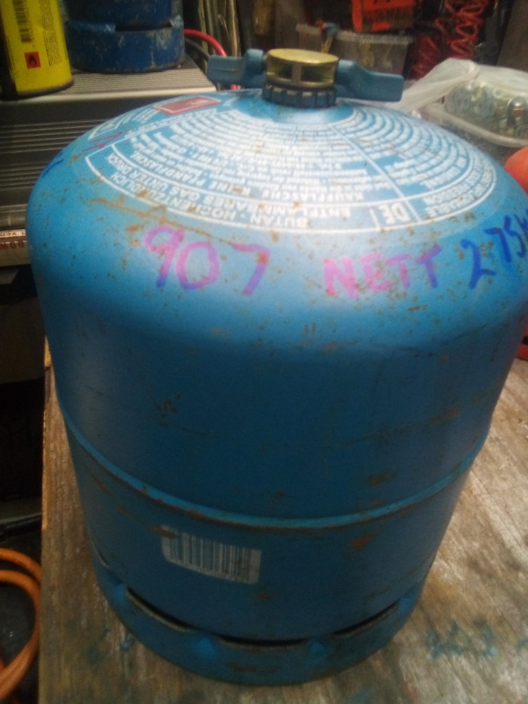 A full 907 Campingaz bottle. 904 campingaz also available.