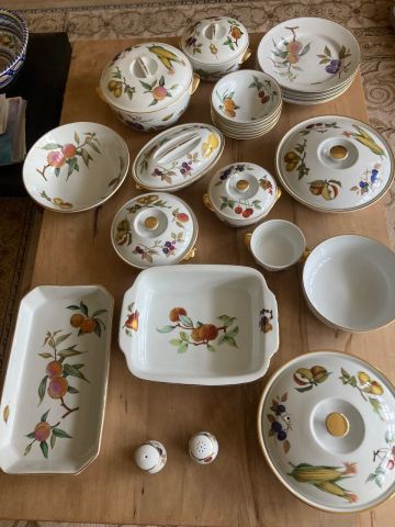 Royal Worcester 'Evesham' dinner service | in Sidmouth, Devon