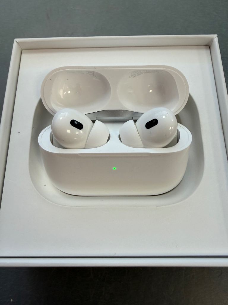 Mint Apple AirPods Pro with Wireless Charging Case - As Good As New