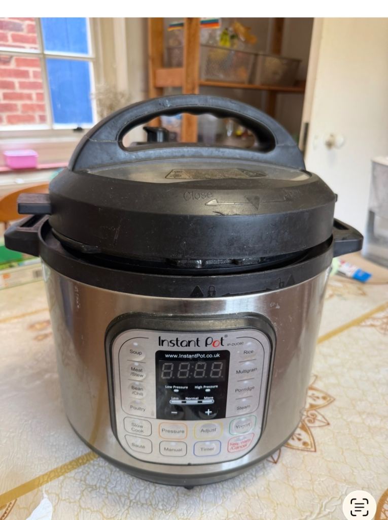 Instant Pot IP-DUO80 Electric Pressure Cooker – Good Working Condition