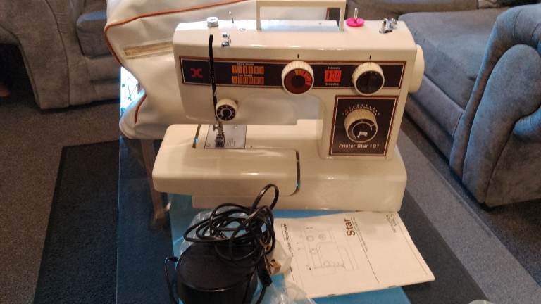 FRISTER ROSSMANN SEWING MACHINE  WITH FOOT PEDAL 