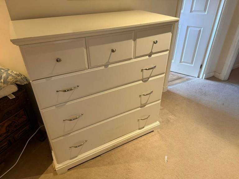 White Chest of Drawers – Good Condition