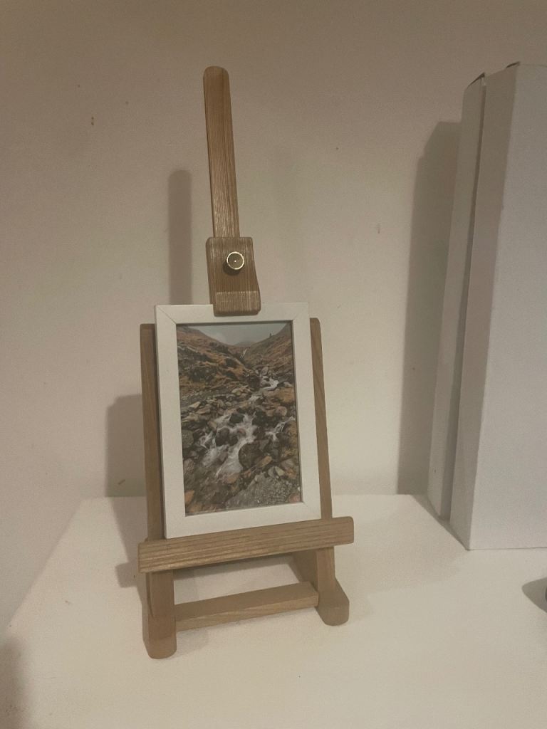 Small artists easel for pictures
