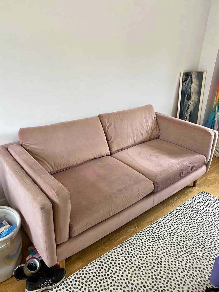Sofa for sale. Pink sofa
