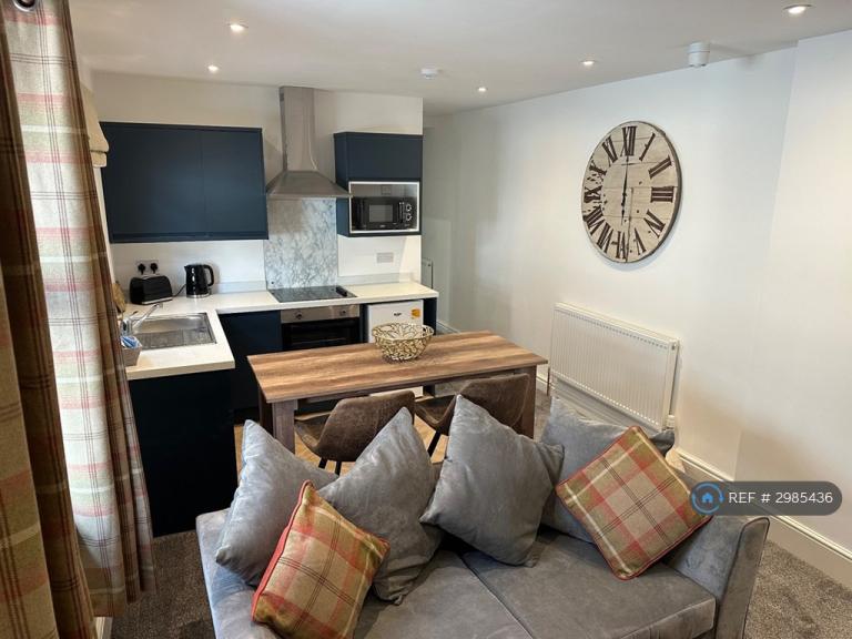 1 bedroom flat in West End Road, Morecambe, LA4 (1 bed) (#2985436)