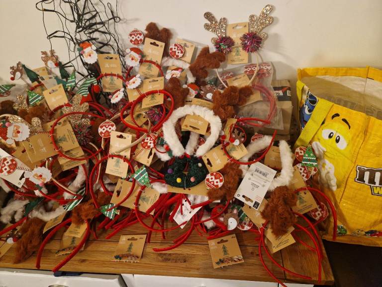 MASSIVE JOB LOT: 80+ NEW George at Asda Christmas Hair Accessories - £650 RRP! (BNWT)