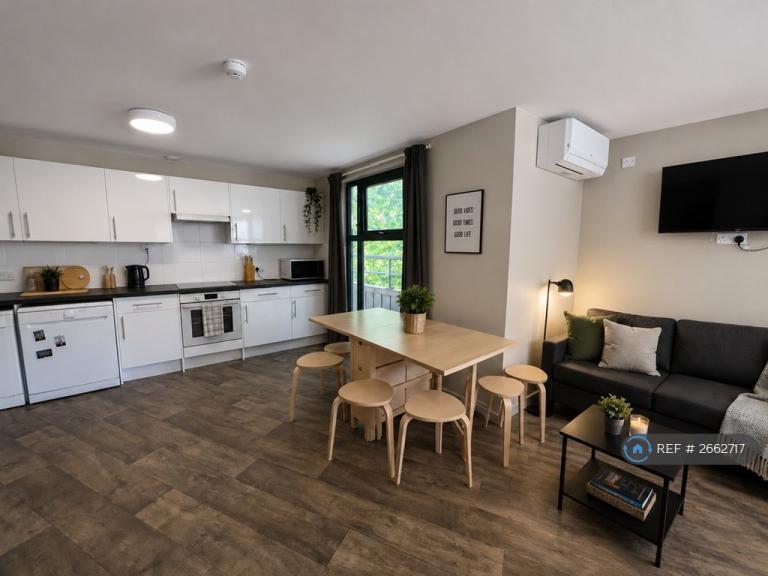 7 bedroom flat in Stokes Croft, Bristol, BS1 (7 bed) (#2662717)