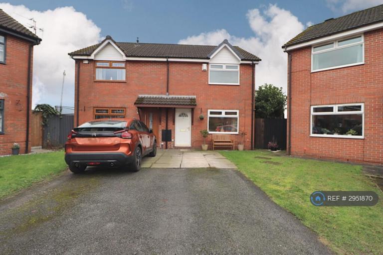 3 bedroom house in Dean Court, Bolton, BL1 (3 bed) (#2951870)