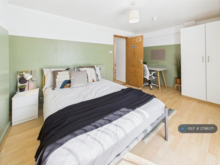 6 bedroom house in Waterloo Place, Swansea, SA2 (6 bed) (#2796371)