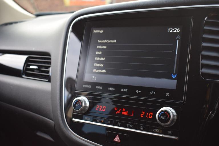 2020 Mitsubishi Outlander 2.0 MIVEC Design CVT 4WD Euro 6 (s/s) 5dr ESTATE Petrol Automatic