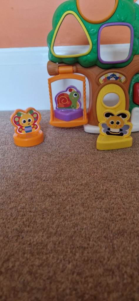 MUSICAL TREE HOUSE AND SHAPE SORTER. INCLUDES BATTERIES. EXCELLENT ...