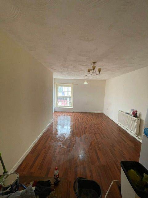 2 Bed Duplex Flat Central Pontypool