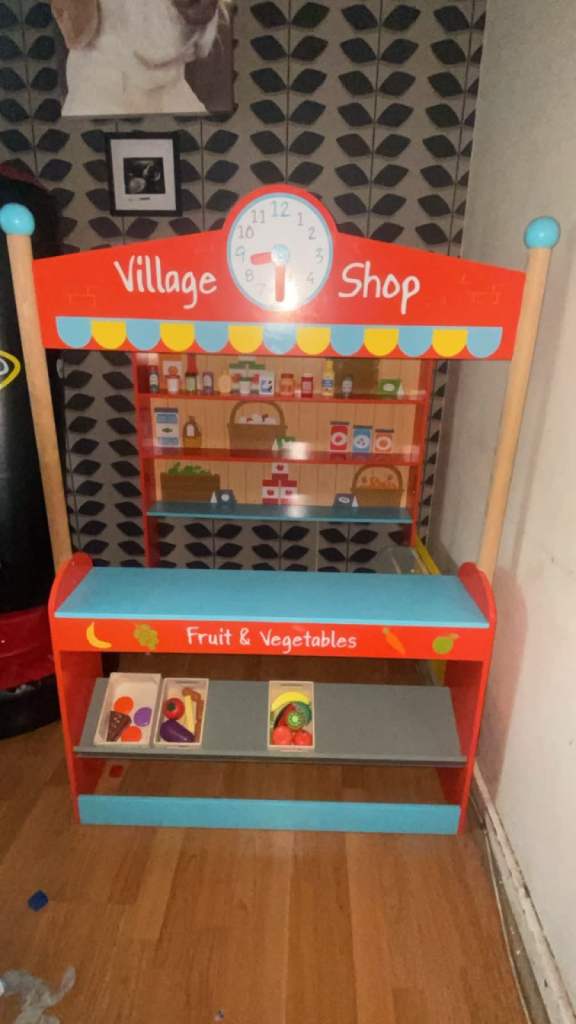 Children’s pretend shop 