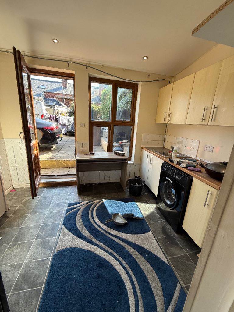 Self contained flat