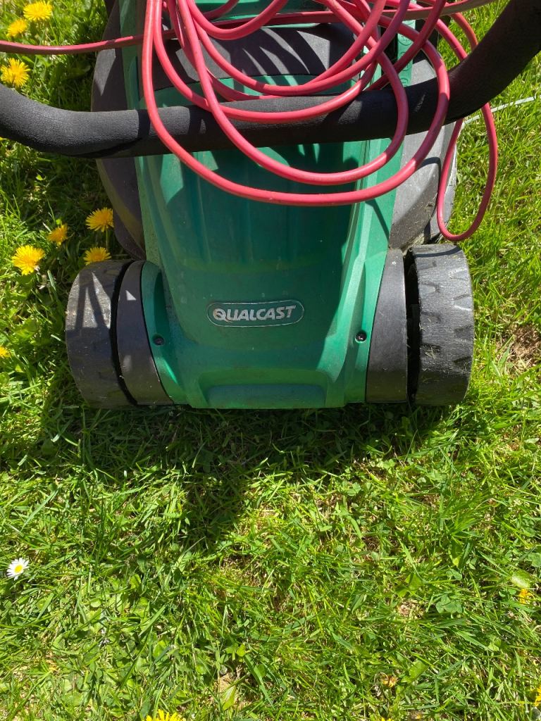 Qualcast Lawnmower (needs blade repair)