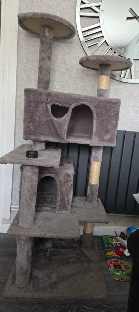 CAT TREE HOUSE PLAY - USED